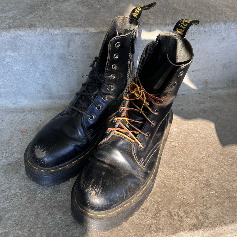 Black Platform Dr Martens boots in size 9